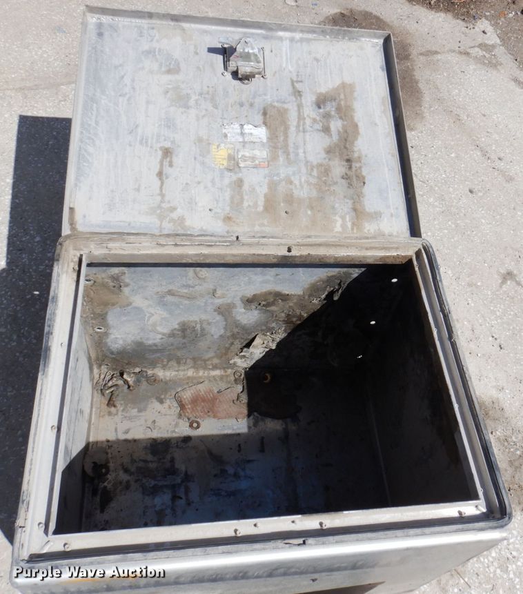 image for item MU9532 (3) toolboxes