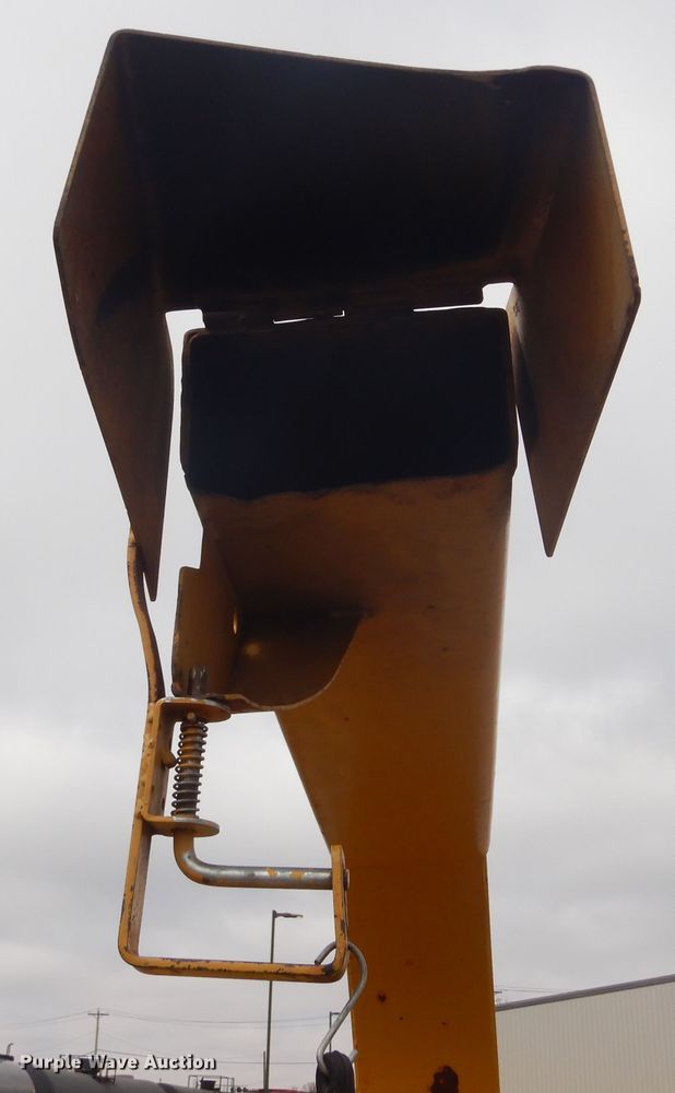 image for item MX9883 2000 Bandit 150XP  wood chipper