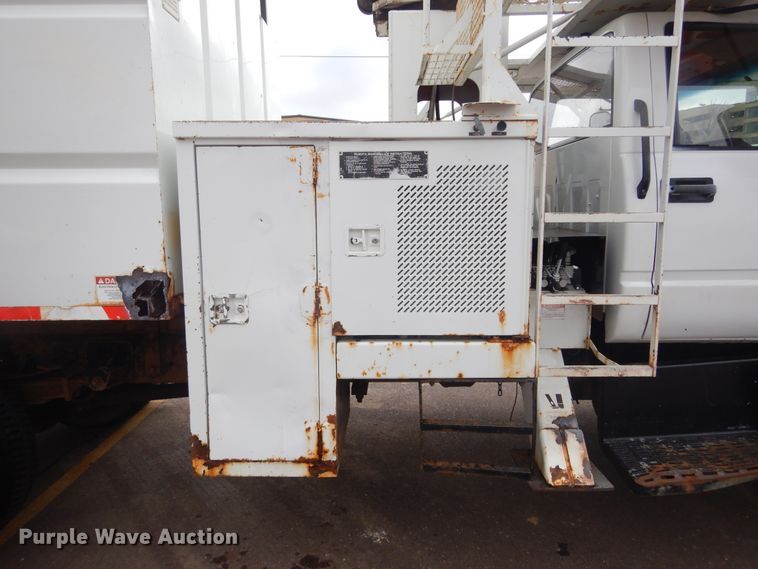 image for item MX9884 2002 GMC C7500  forestry bucket truck