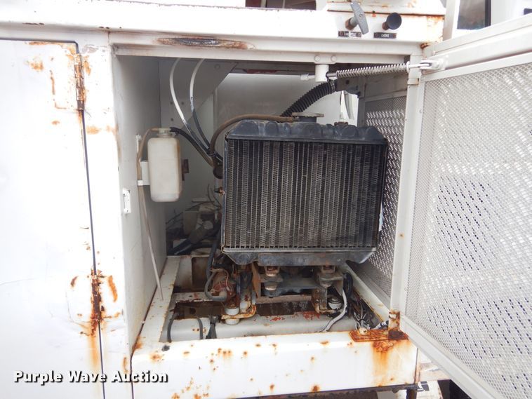 image for item MX9884 2002 GMC C7500  forestry bucket truck