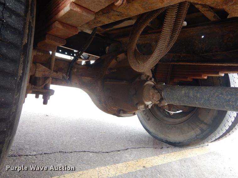 image for item MX9884 2002 GMC C7500  forestry bucket truck