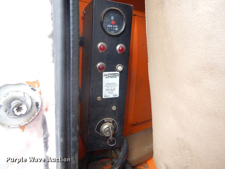 image for item MX9884 2002 GMC C7500  forestry bucket truck