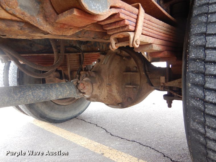 image for item MX9884 2002 GMC C7500  forestry bucket truck