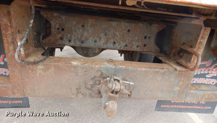 image for item MX9884 2002 GMC C7500  forestry bucket truck