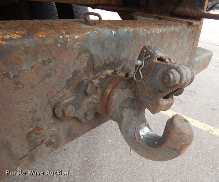 image for item MX9884 2002 GMC C7500  forestry bucket truck