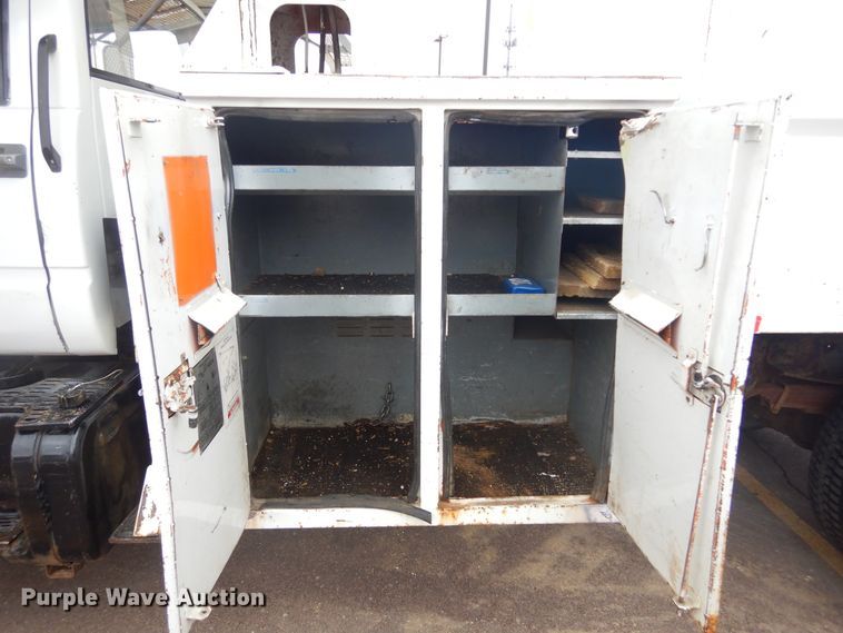 image for item MX9884 2002 GMC C7500  forestry bucket truck