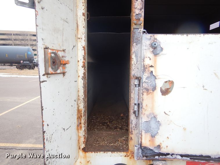 image for item MX9884 2002 GMC C7500  forestry bucket truck