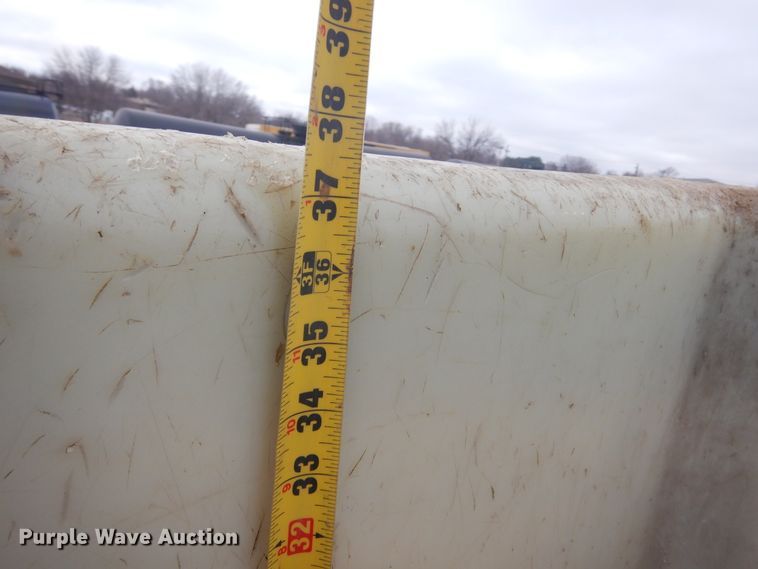 image for item MX9884 2002 GMC C7500  forestry bucket truck