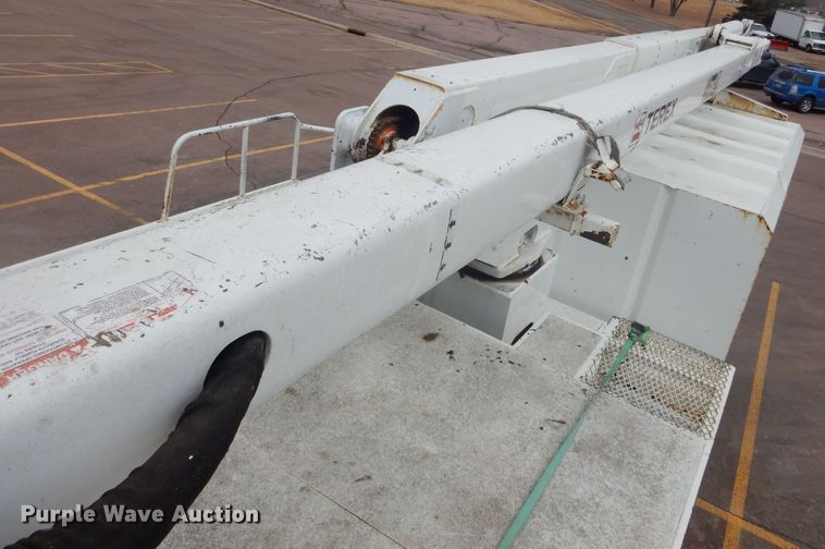 image for item MX9884 2002 GMC C7500  forestry bucket truck