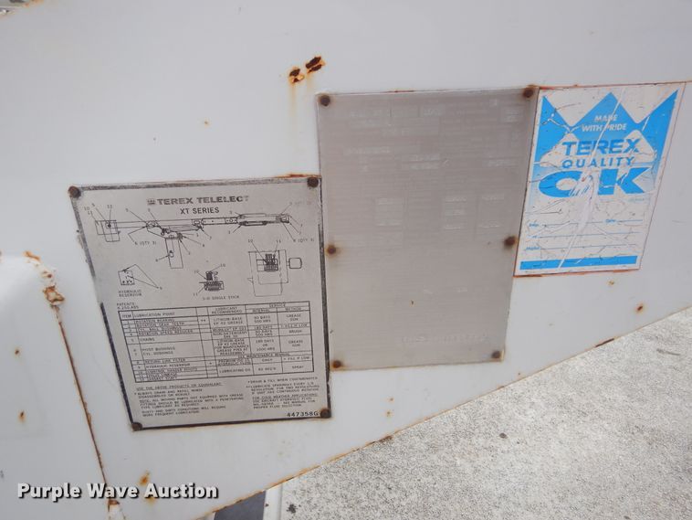 image for item MX9884 2002 GMC C7500  forestry bucket truck