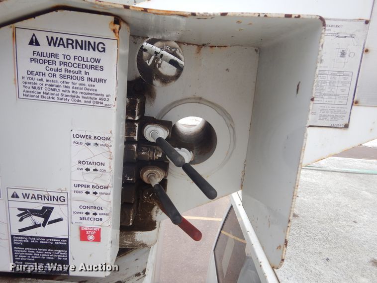 image for item MX9884 2002 GMC C7500  forestry bucket truck