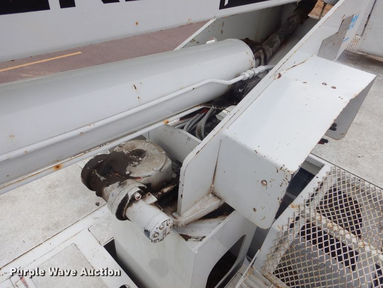 image for item MX9884 2002 GMC C7500  forestry bucket truck