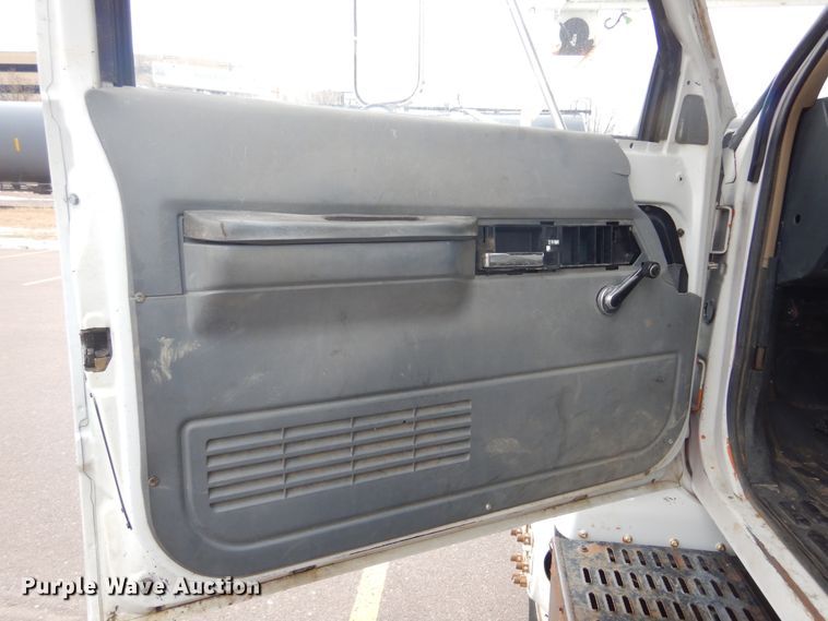 image for item MX9884 2002 GMC C7500  forestry bucket truck