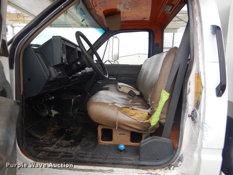 image for item MX9884 2002 GMC C7500  forestry bucket truck