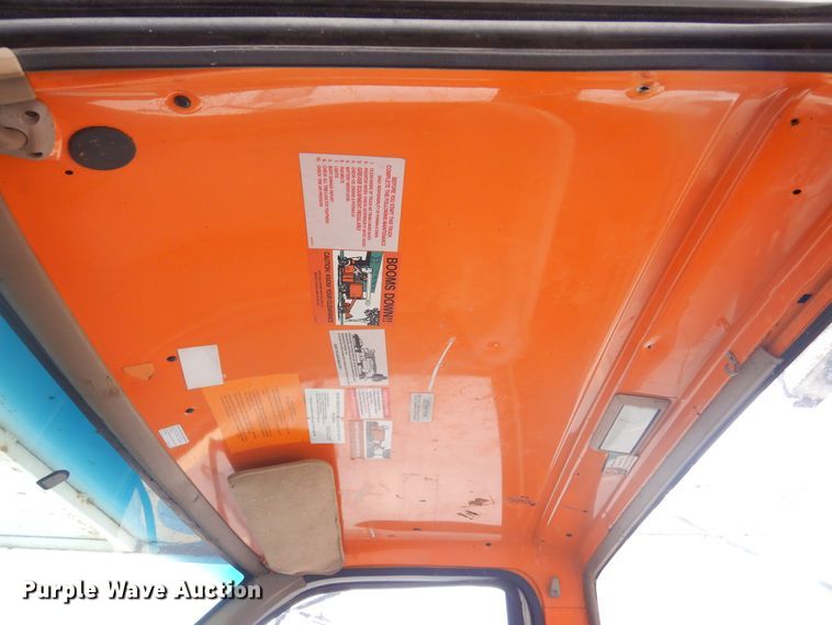 image for item MX9884 2002 GMC C7500  forestry bucket truck