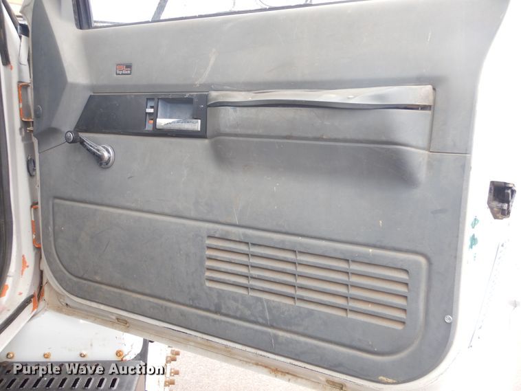 image for item MX9884 2002 GMC C7500  forestry bucket truck