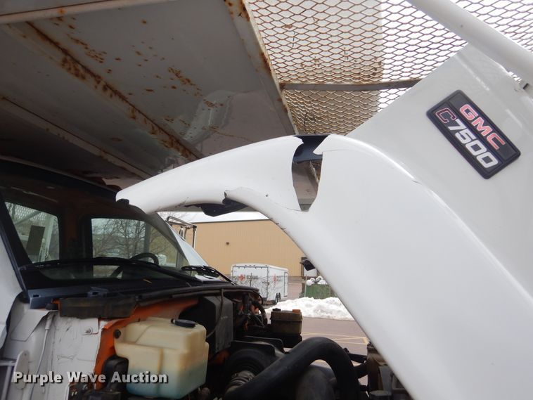 image for item MX9884 2002 GMC C7500  forestry bucket truck