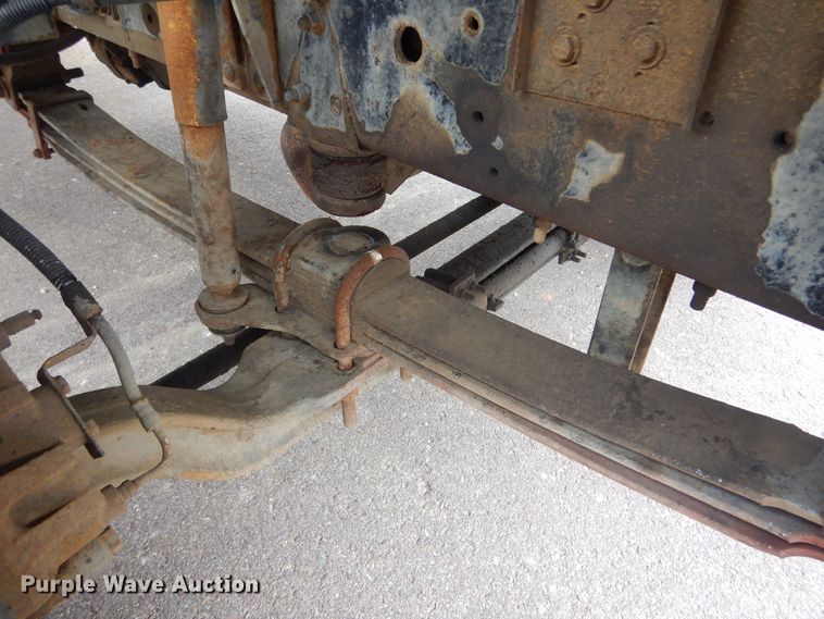 image for item MX9884 2002 GMC C7500  forestry bucket truck