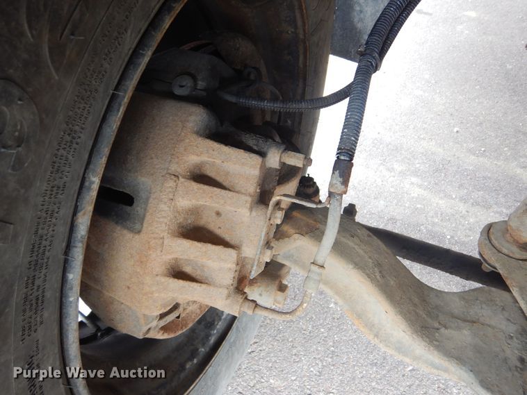 image for item MX9884 2002 GMC C7500  forestry bucket truck