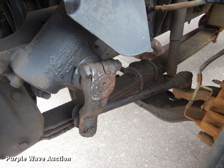 image for item MX9884 2002 GMC C7500  forestry bucket truck