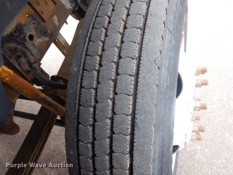 image for item MX9884 2002 GMC C7500  forestry bucket truck