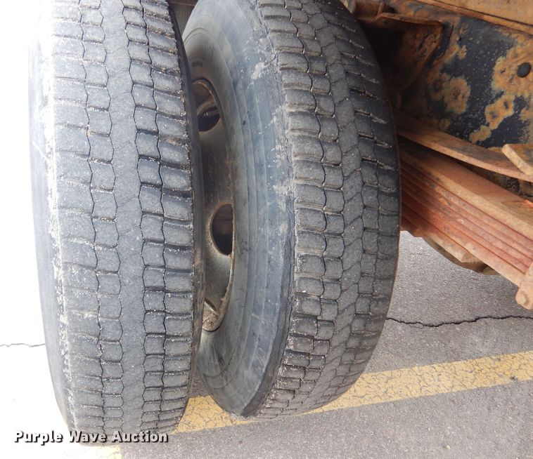 image for item MX9884 2002 GMC C7500  forestry bucket truck