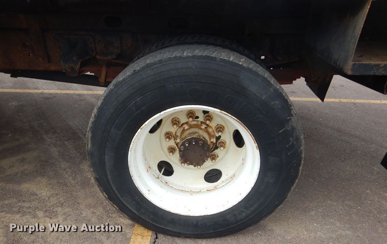 image for item MX9884 2002 GMC C7500  forestry bucket truck