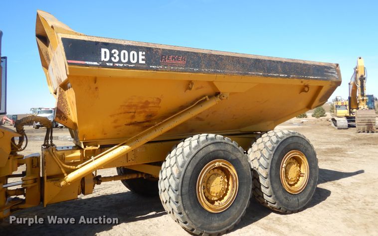 image for item MX9888 1996 Caterpillar D300E  haul truck