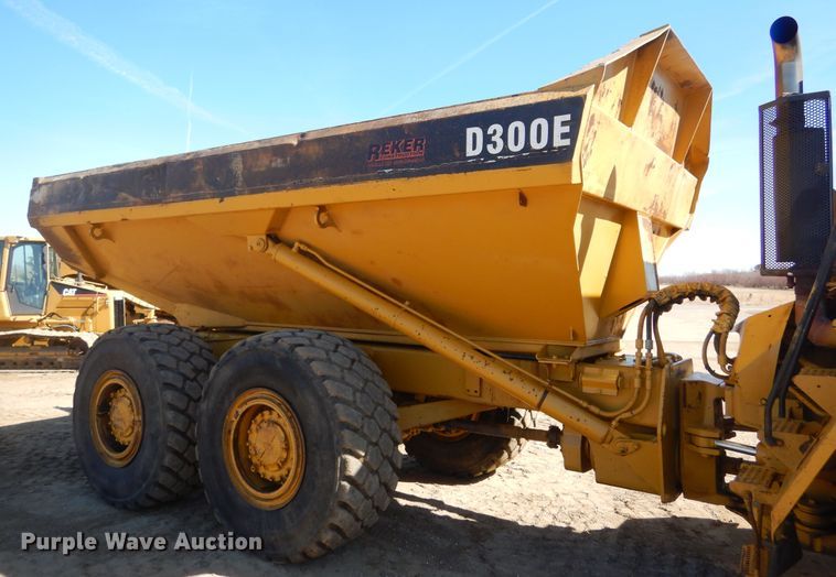 image for item MX9888 1996 Caterpillar D300E  haul truck