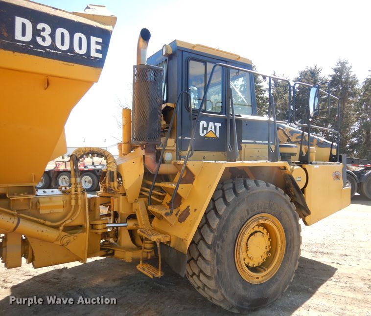 image for item MX9888 1996 Caterpillar D300E  haul truck