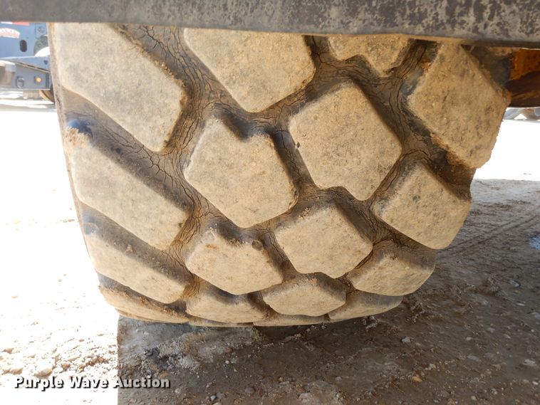 image for item MX9888 1996 Caterpillar D300E  haul truck