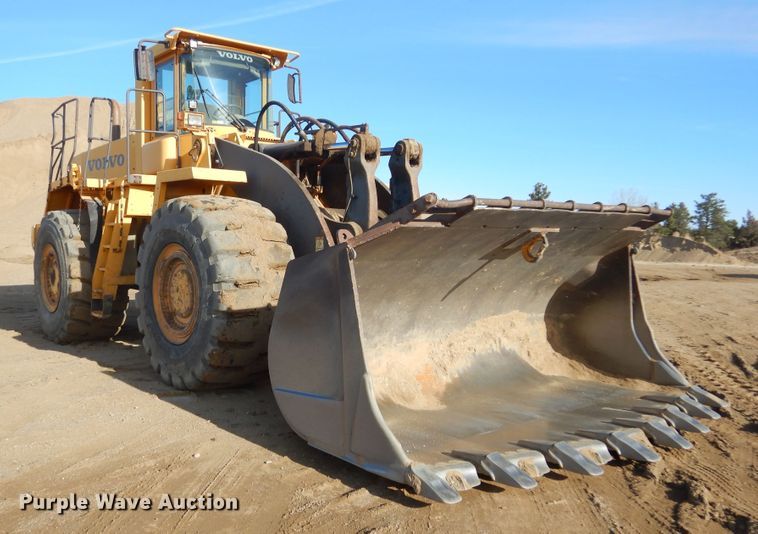 image for item MX9892 2005 Volvo L330E  wheel loader