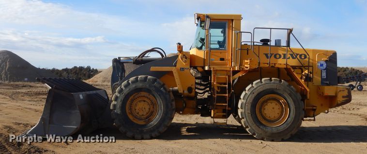 image for item MX9892 2005 Volvo L330E  wheel loader