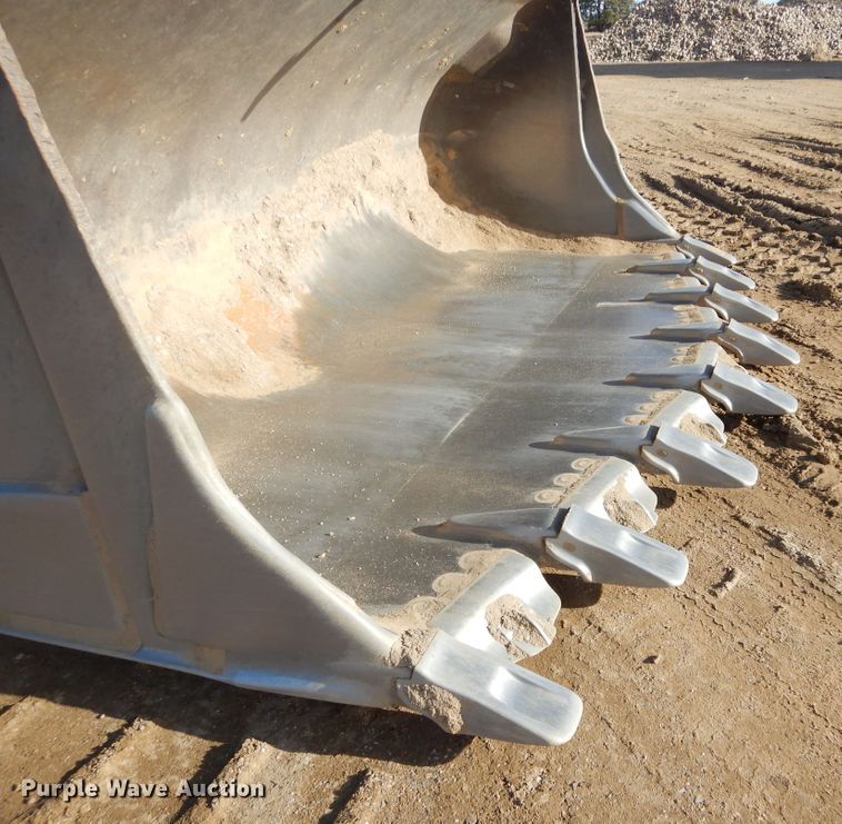 image for item MX9892 2005 Volvo L330E  wheel loader