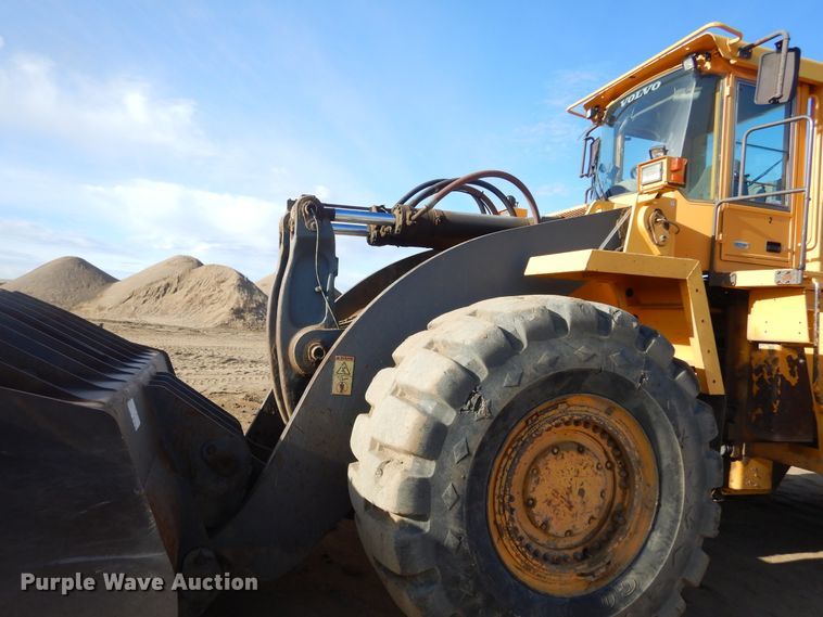 image for item MX9892 2005 Volvo L330E  wheel loader
