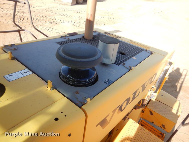 image for item MX9892 2005 Volvo L330E  wheel loader