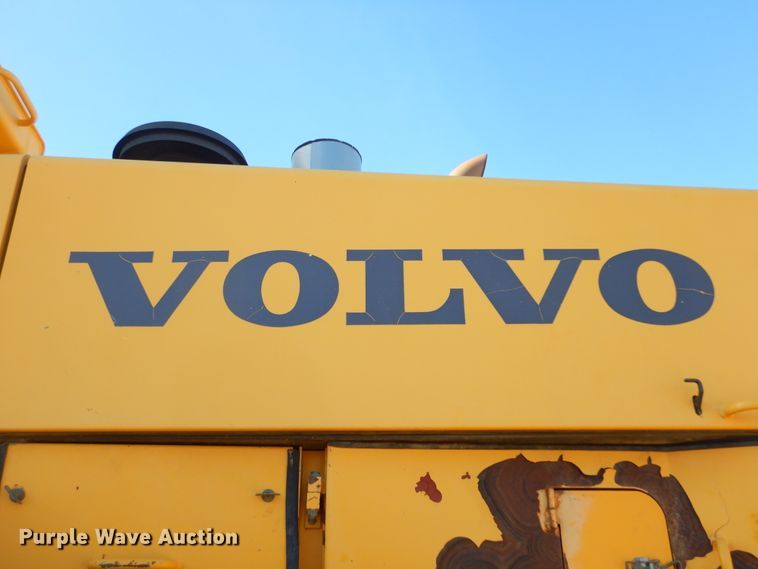 image for item MX9892 2005 Volvo L330E  wheel loader