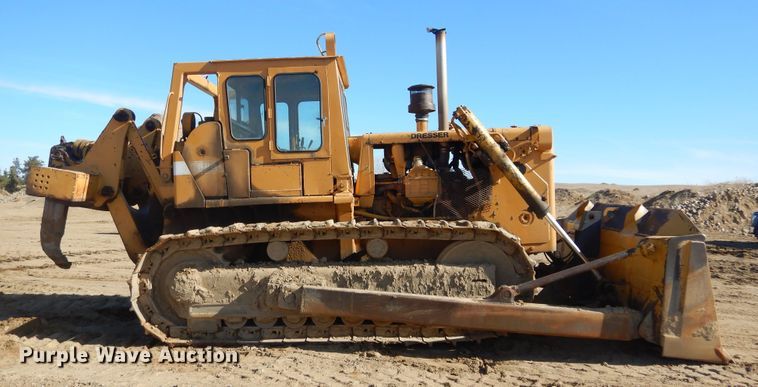 image for item MX9893 1976 International TD25C  dozer