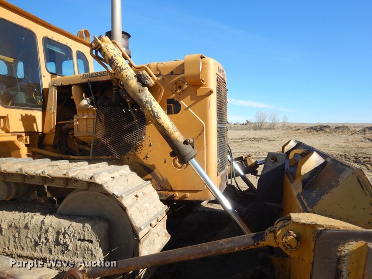 image for item MX9893 1976 International TD25C  dozer