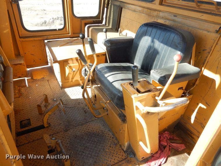 image for item MX9893 1976 International TD25C  dozer