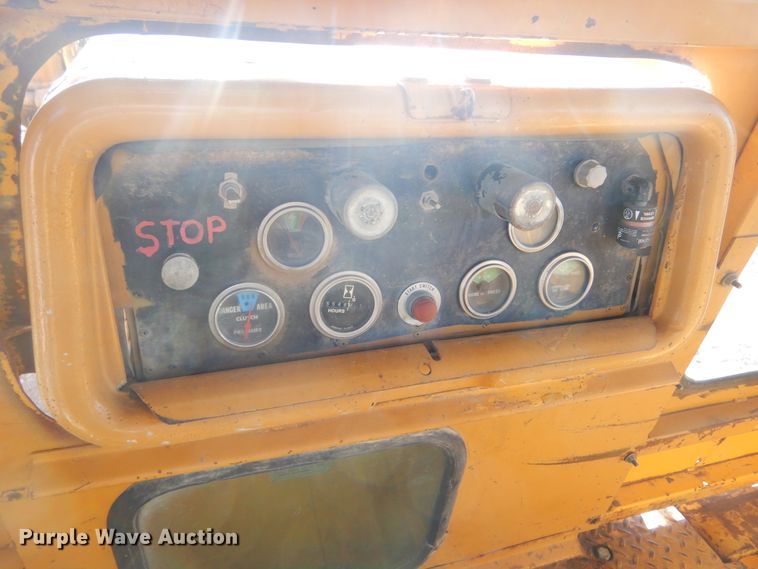 image for item MX9893 1976 International TD25C  dozer