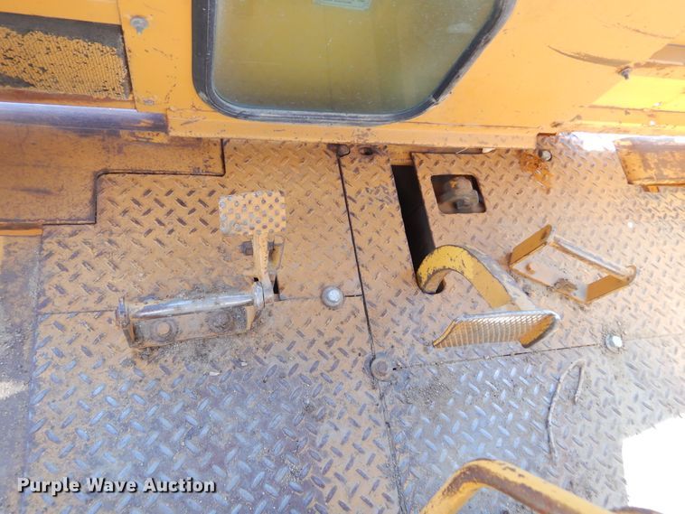 image for item MX9893 1976 International TD25C  dozer