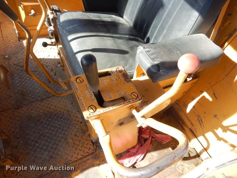 image for item MX9893 1976 International TD25C  dozer