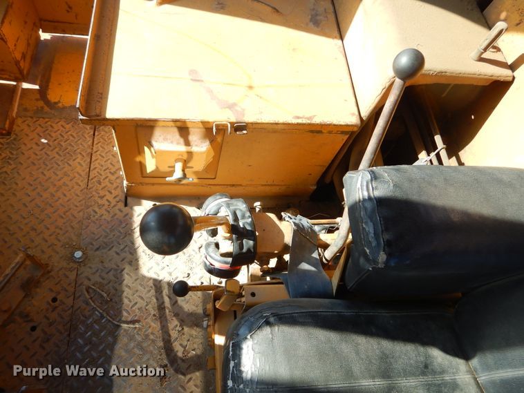 image for item MX9893 1976 International TD25C  dozer