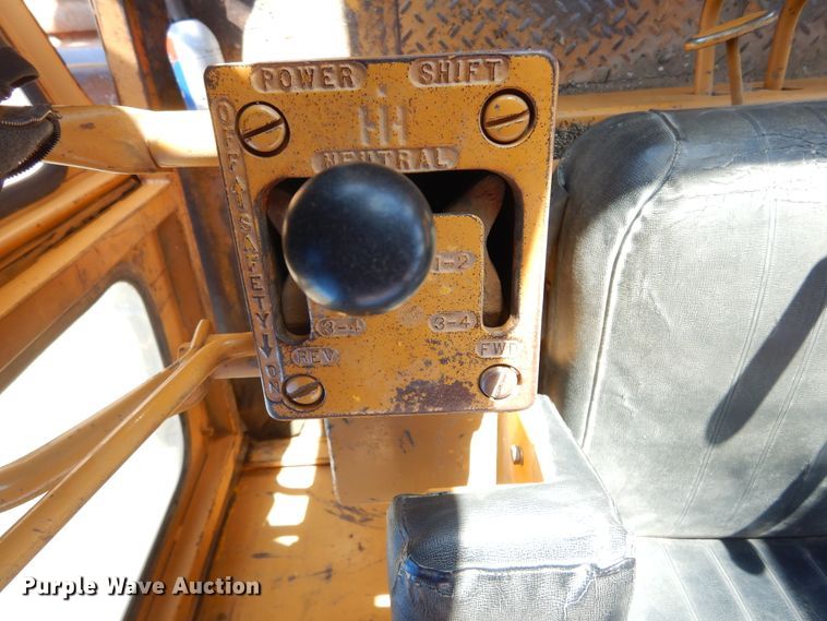 image for item MX9893 1976 International TD25C  dozer