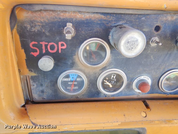 image for item MX9893 1976 International TD25C  dozer