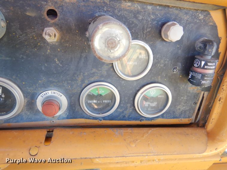 image for item MX9893 1976 International TD25C  dozer