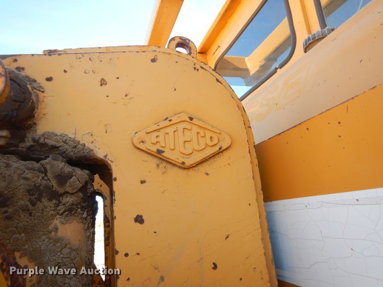 image for item MX9893 1976 International TD25C  dozer
