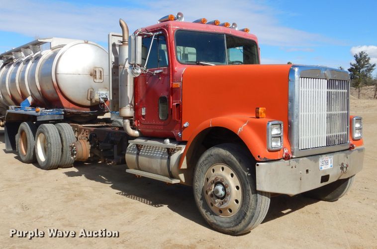 image for item MX9894 1996 International 9300  semi truck