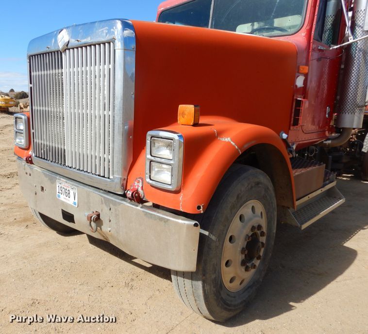 image for item MX9894 1996 International 9300  semi truck